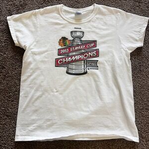 Gildan Chicago Blackhawks 2013 Stanley Cup Champions T-Shirt Women's‎ Medium